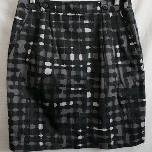 Covington skirt with pOcKeTs! size 8